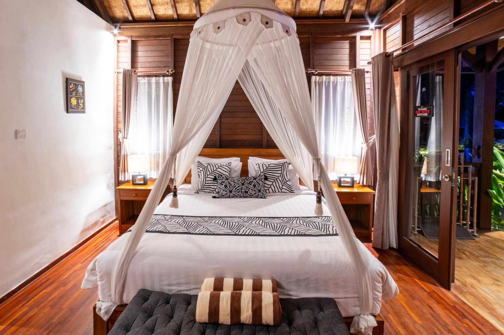 D'Puncak Villas Lembongan Nusa Lembongan  Exterior photo