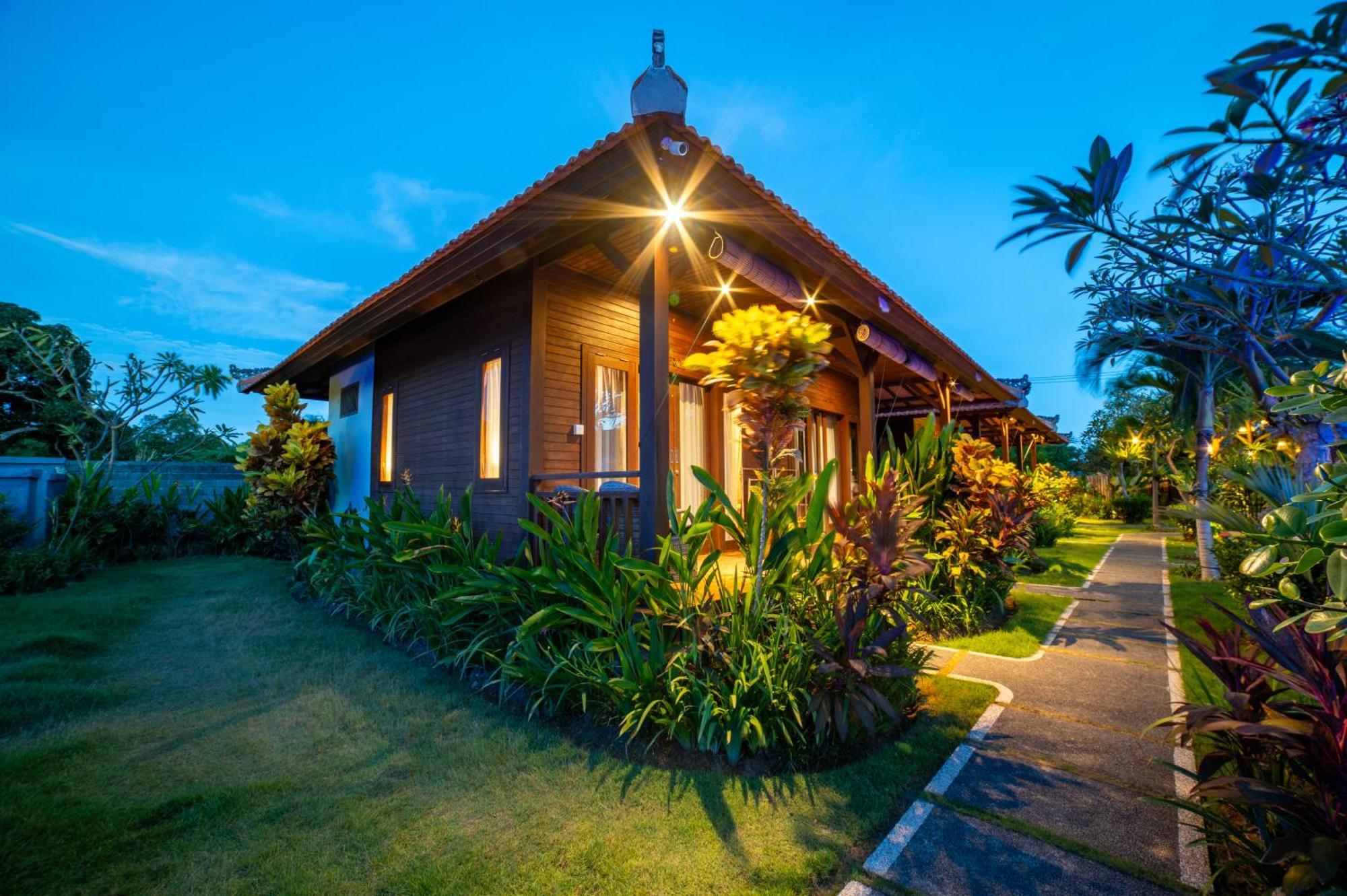 D'Puncak Villas Lembongan Nusa Lembongan  Exterior photo